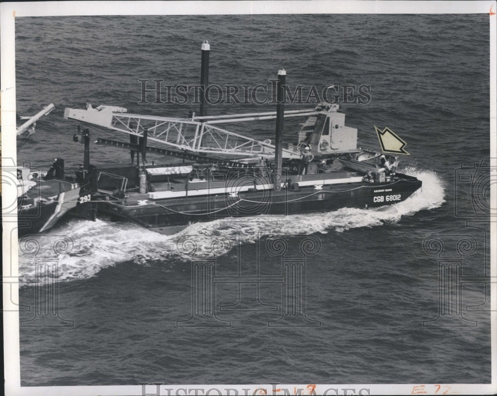 1975 Press Photo Boat Accident in Gulf of Mexico. - RSH09663 - Historic Images