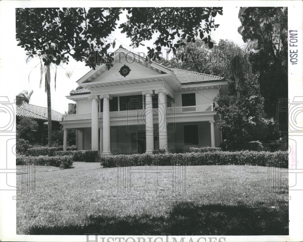 1985 Press Photo The house will be knocked down to make a garden and swimming po - Historic Images