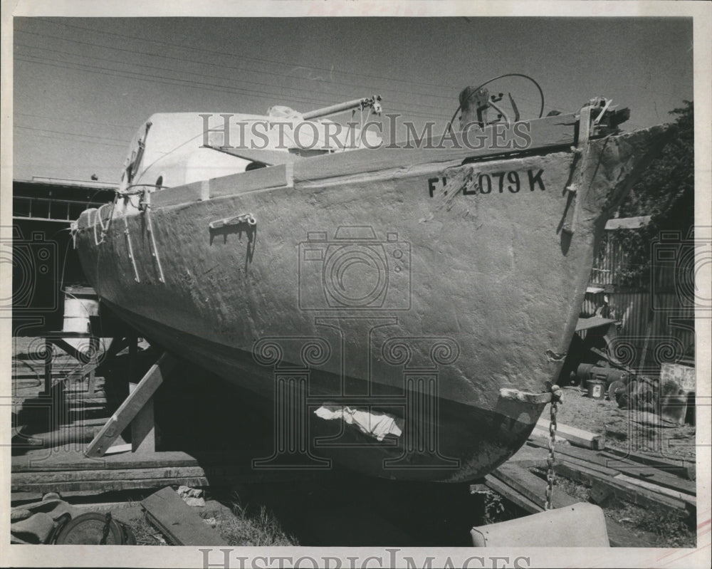 1972 Press Photo Samuel Gaskins to sue the Coast Guard after they helped pull hi - Historic Images