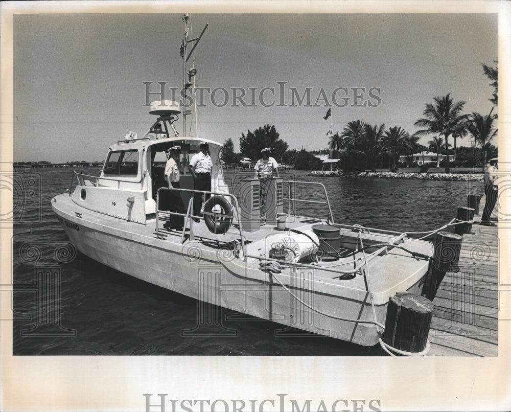 1976 Press Photo U. S. Coast Guard Utility Boat at Cortez Facility - RSH09785 - Historic Images