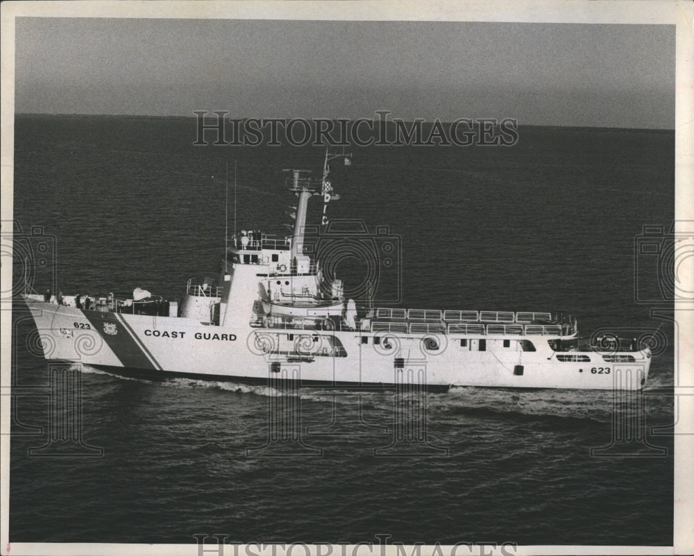 1968 Press Photo Coast Guard Cutter &quot;Steadfast&quot; Steams for Bayboro Berth - Historic Images