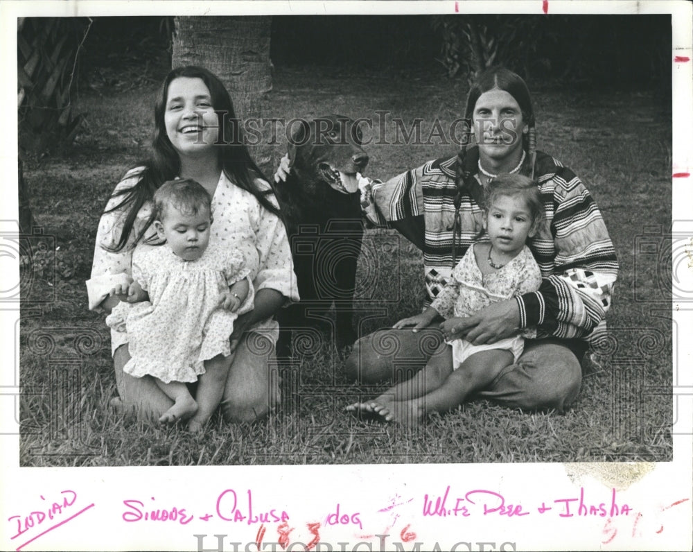 1989 Press Photo Cherokee Gabriel Horn Family and Pet - RSH09831 - Historic Images