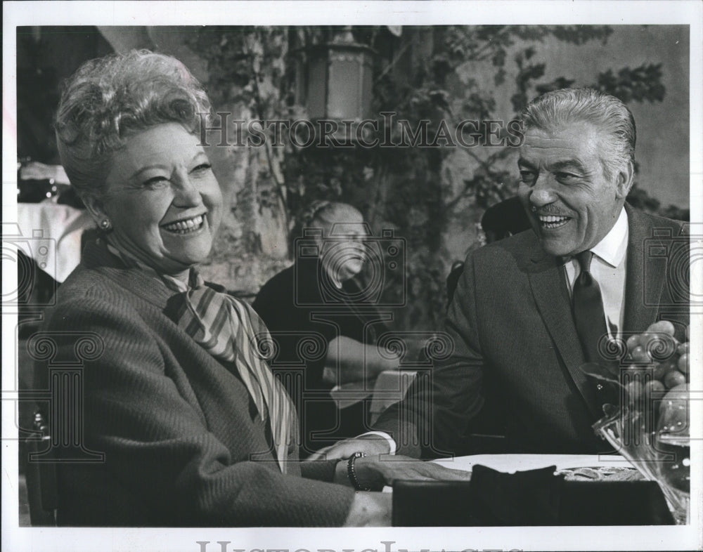 1971 Press Photo Actress Lurene Tuttle & Actor Cesar Romero in Julia - Historic Images