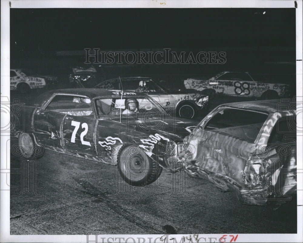 1977 Press Photo David REceveur no 72 Car Racing - Historic Images