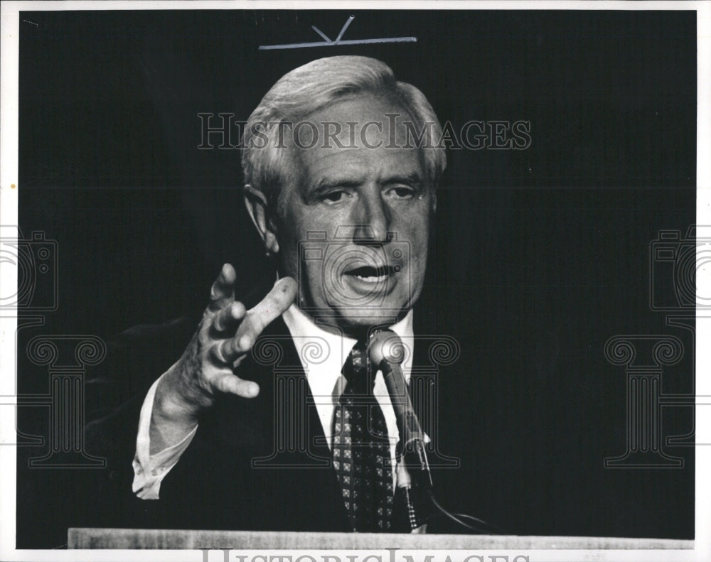 1984 Press Photo Sen Rpoger Jepsen Debates Tom harkin In Des Moines IA - Historic Images