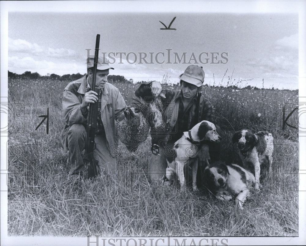 1979 Press Photo Hunters Hunting Pheasants - Historic Images