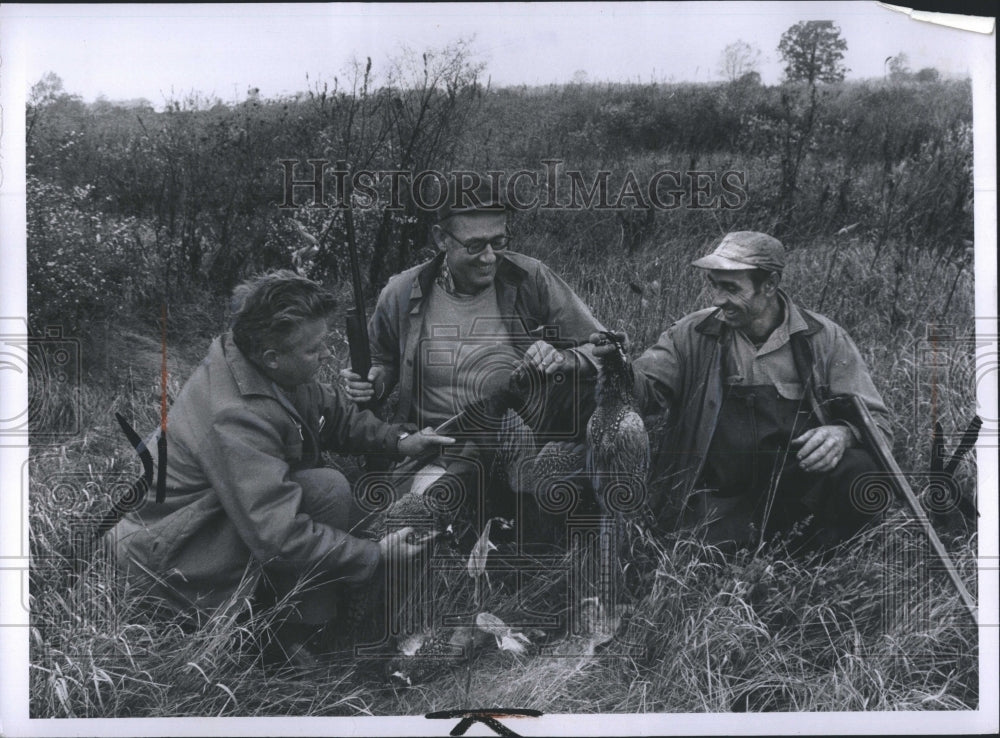 1969 Press Photo Hunters Hunting Pheasants - RSH10465 - Historic Images