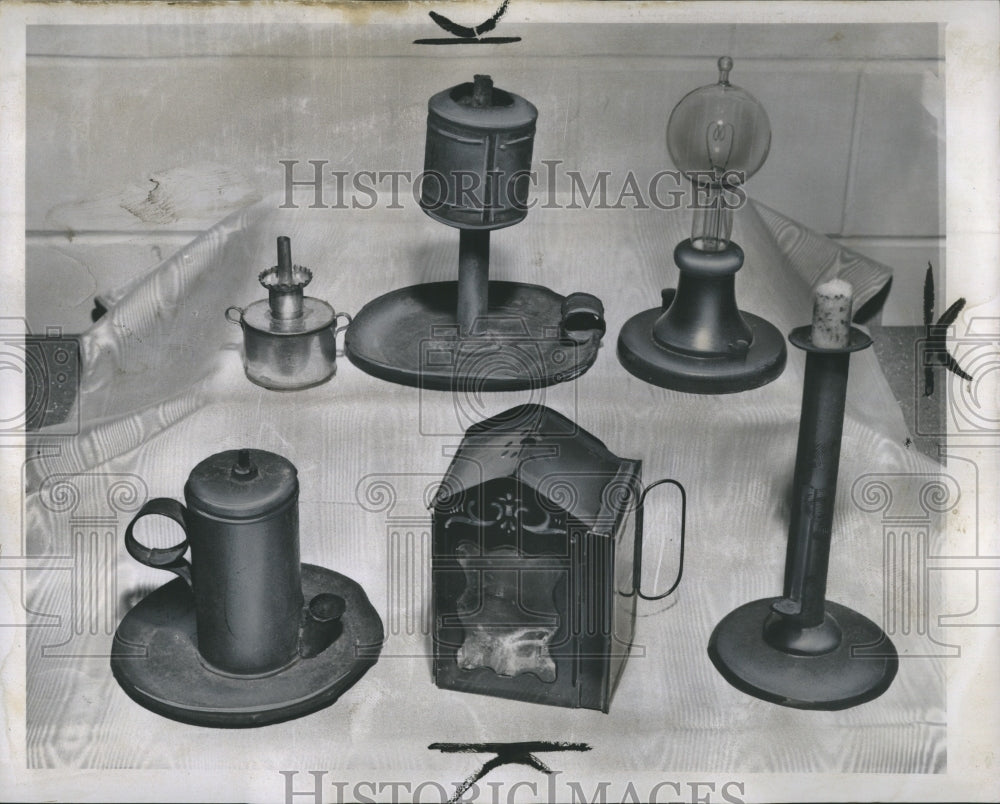 1958 Press Photo Pioneer Furniture Collection Of Household Lamps - Historic Images