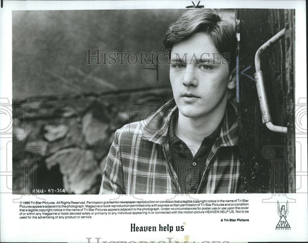 1985 Press Photo Actor Andrew McCarthy In Tri Star Pictures Film Heaven Help Us - Historic Images