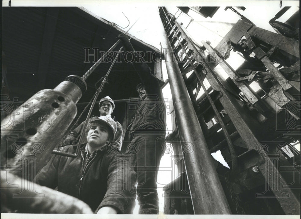 1981 Press Photo Ken Hultberg Teaches Oil Mark Wareham And Paul Schoolmaster - Historic Images