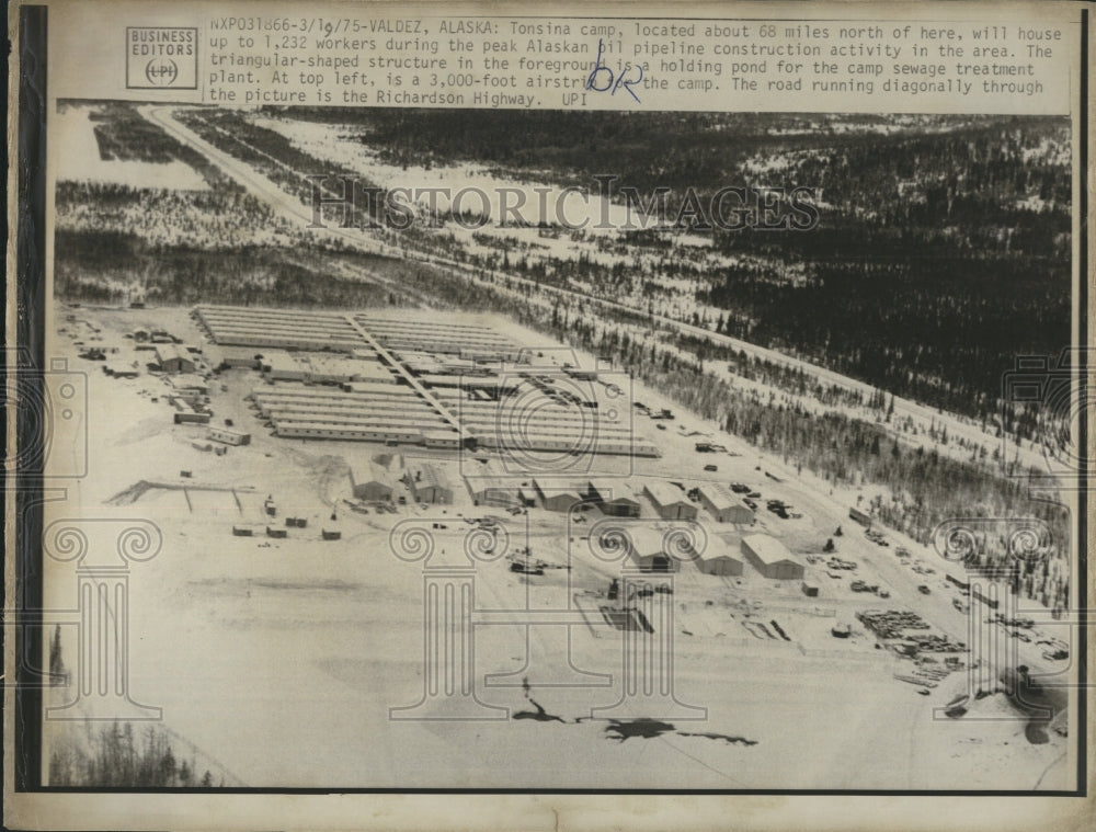 1975 Press Photo Camp for Alaskan Pipeline Workers in Valdez, Alaska - Historic Images