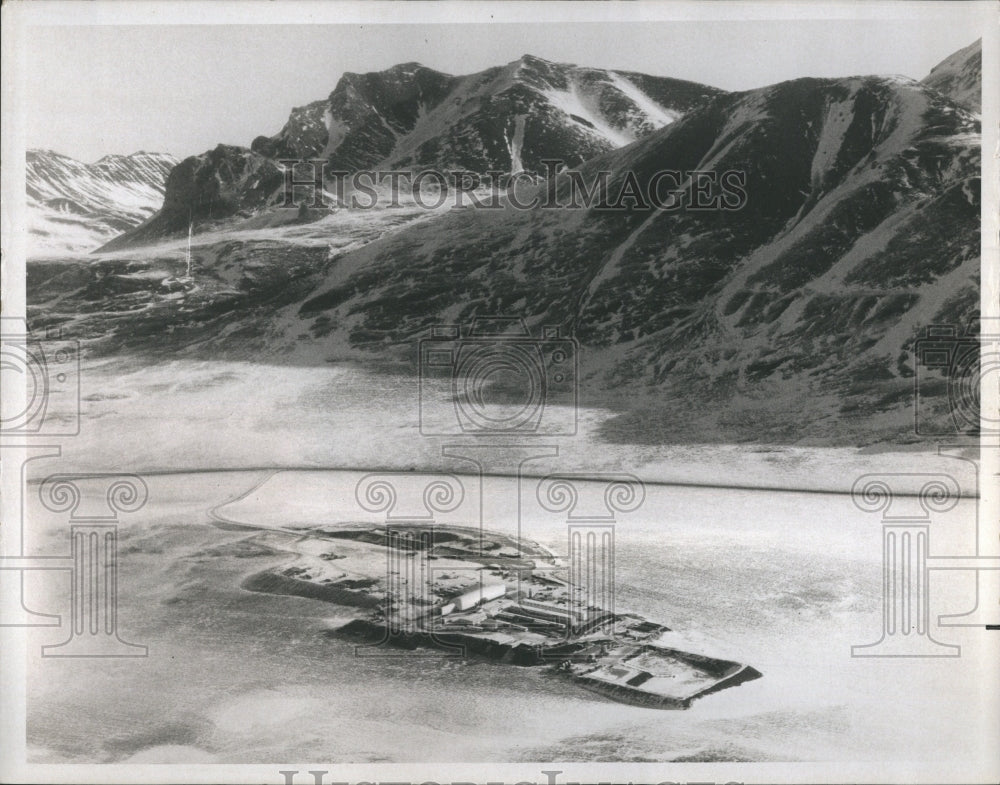 1975 Mountain Retreat Under Construction near Alaskan Pipeline-Historic Images