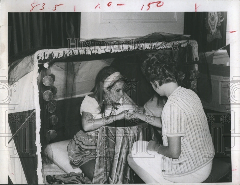 1968 Press Photo Carnival at nursing home - RSH10813 - Historic Images