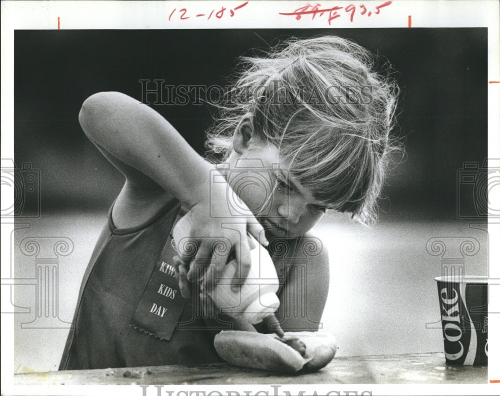 1982 Press Photo Kids Day, 700 children came out to enjoy the activities - Historic Images