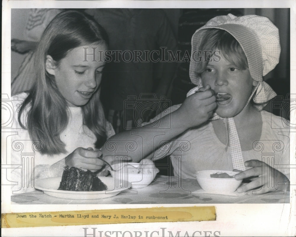 1971 Press Photo Old fashion ice cream social at St. Thomas Episcopal Church - Historic Images