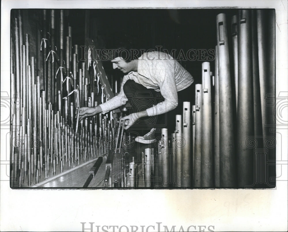 1979 St. Thomas Church gets a Large organ installed by Dale Sorenson-Historic Images