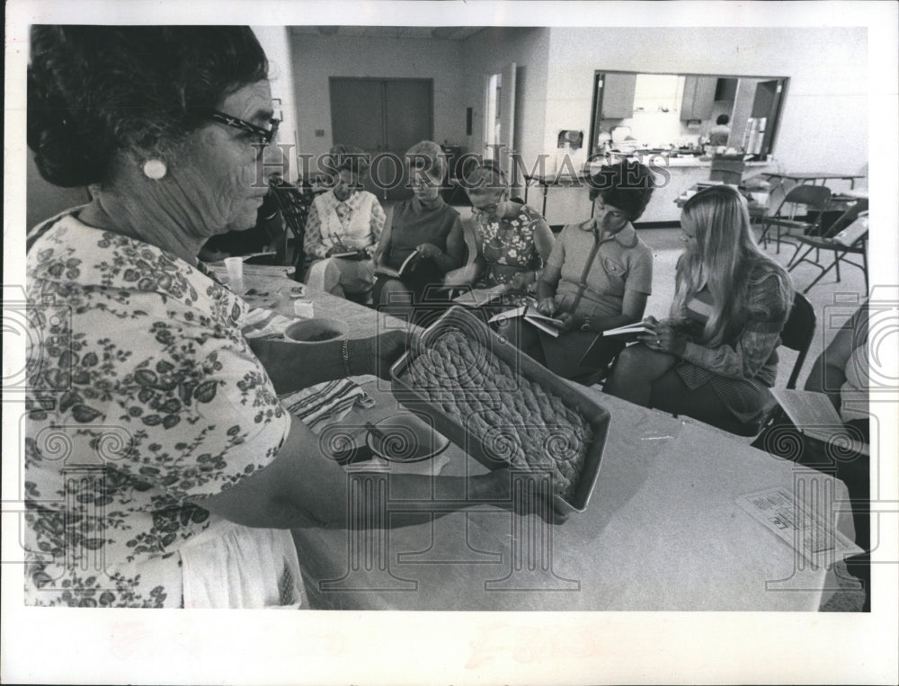 1972 Press Photo Cooking School at St.Stefanos Greek Orthodox Church. - Historic Images