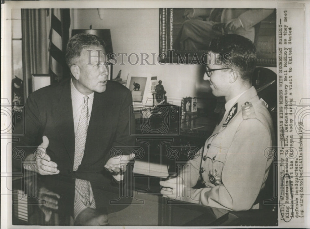 1959 Press Photo King Baudouin of Belgium meets US Defense Sec. Neil McElroy. - Historic Images