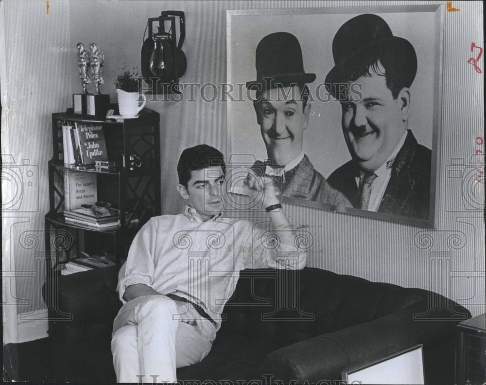 1969 Press Photo Dick Benjamin sits in his study. - RSH11137 - Historic Images