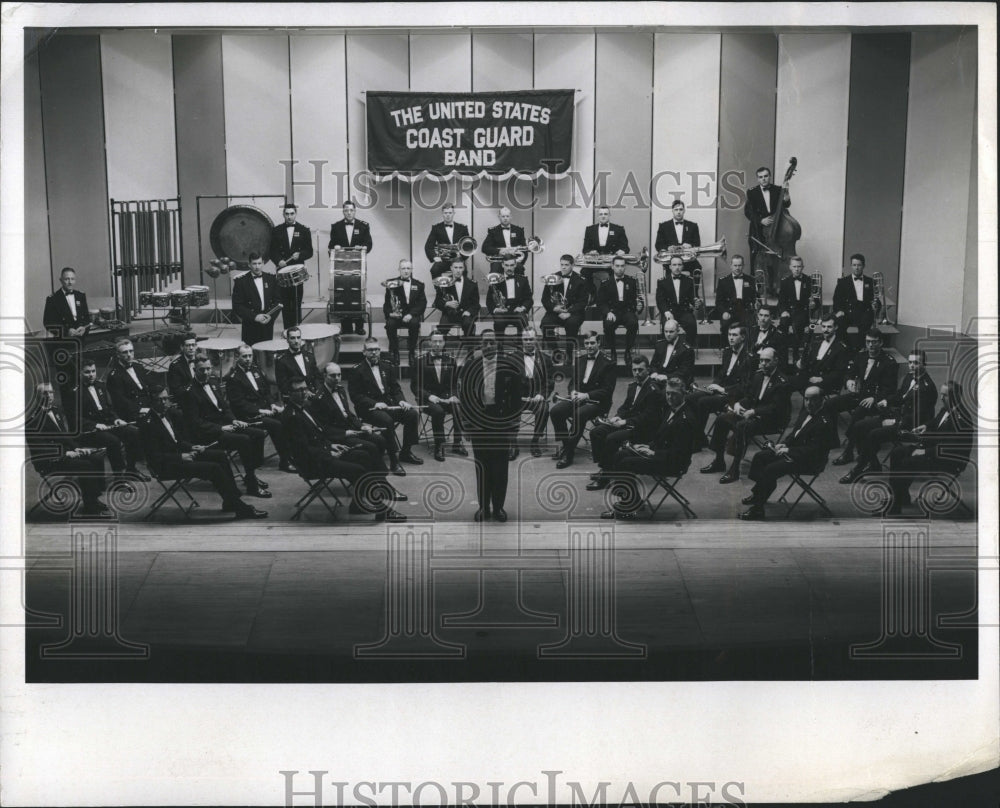 1972 Press Photo United States Coast Guard Band, Director William L.Broadwell. - Historic Images