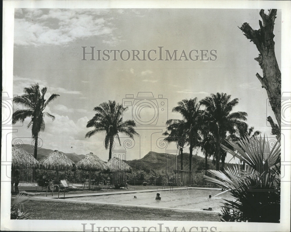 1965 Press Photo Guardia Motel Swimming Pool at Melgar near Girardot. - Historic Images