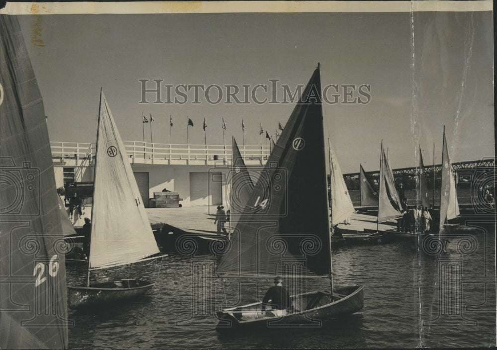 Press Photo Boats Sailing. - RSH11235 - Historic Images