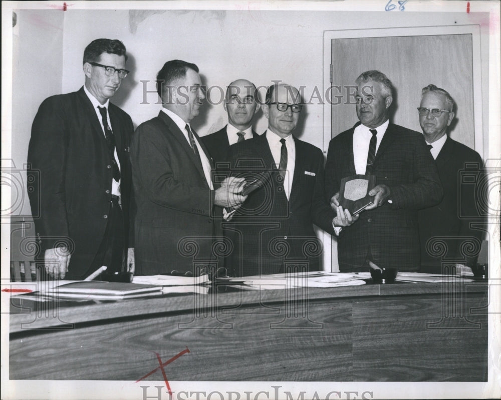 1964 Press Photo West Coast Inland Navigation District Members. - RSH11275 - Historic Images