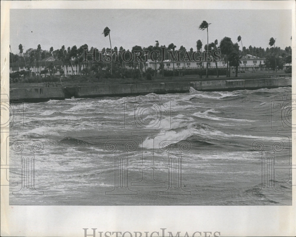 Press Photo Big Waves. - RSH11305 - Historic Images