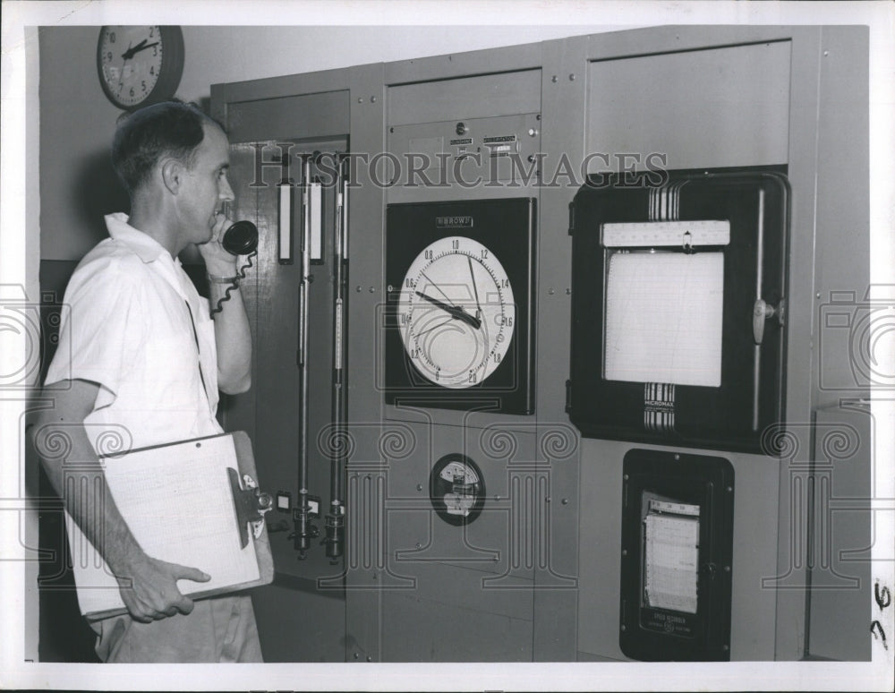 1952 Press Photo Leland Francis in Panel Instrument for Weather Forecast. - Historic Images