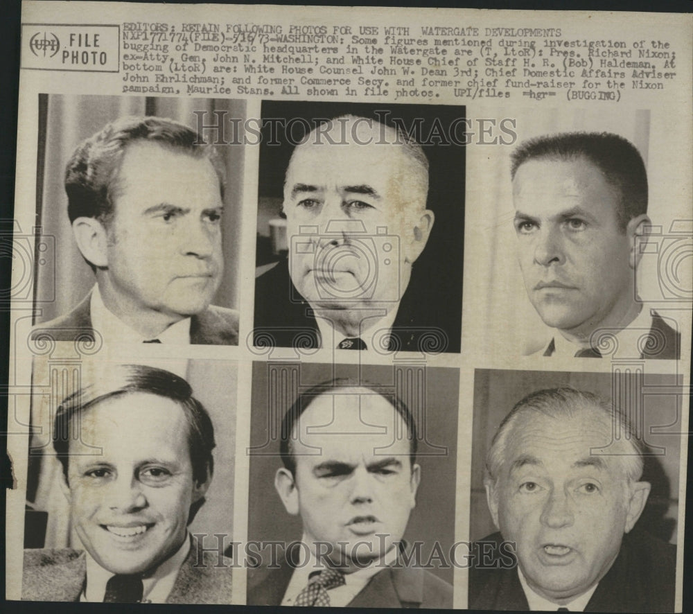 1973 Press Photo Watergate Officer investigates. - Historic Images