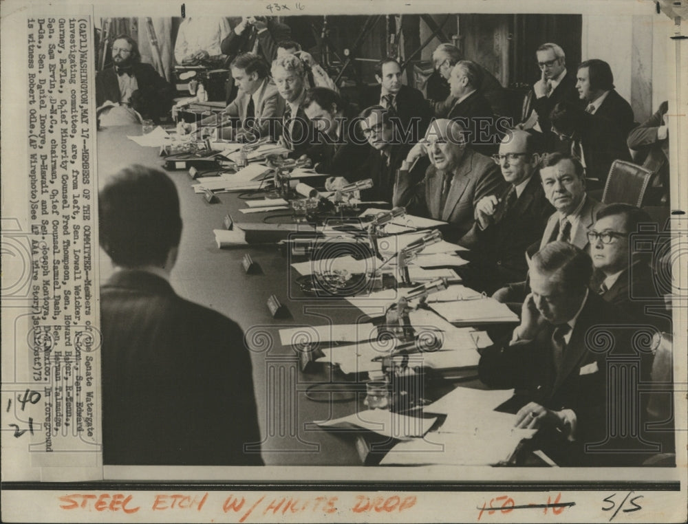 1973 Press Photo Senate Watergate Committee Lowell Weicker Fred Thompson - Historic Images