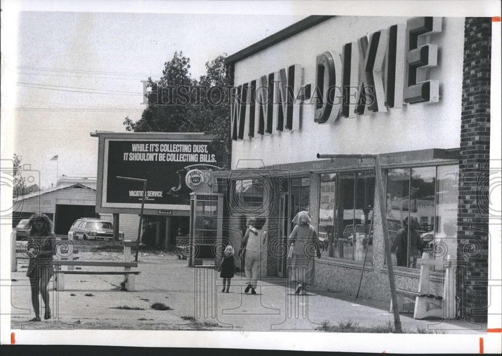 1970 Press Photo Winn-Dixie Supermarket. - RSH11489 - Historic Images