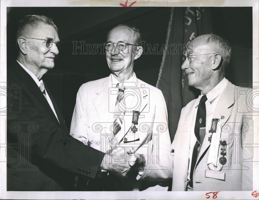 1958 Press Photo P.M. Hoetger St. Petersburg Commander Spanish War Vets - Historic Images