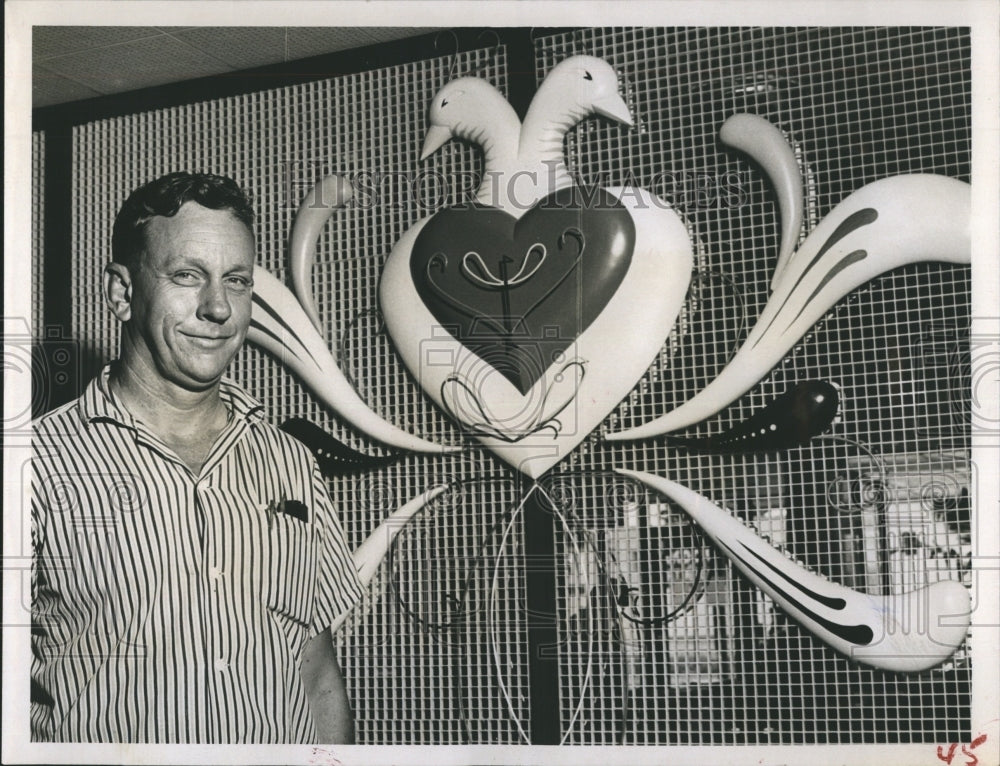 1957 Press Photo Hoffman for ornamentation in a restaurant - RSH11705 - Historic Images