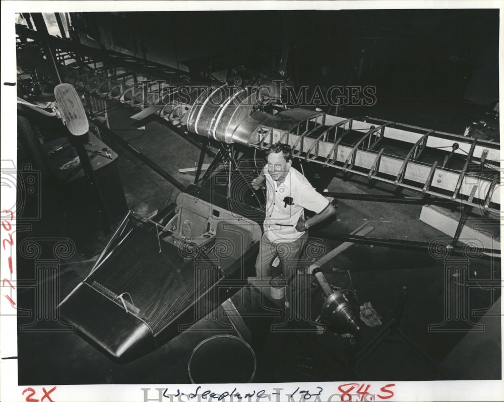 1980 Press Photo Hoffman stands near the open two-set cockpit - RSH11707 - Historic Images