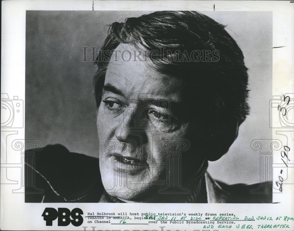 1977 Press Photo Hal Holbrook THEATER IN AMERICA HOST on PBS - RSH11777 - Historic Images