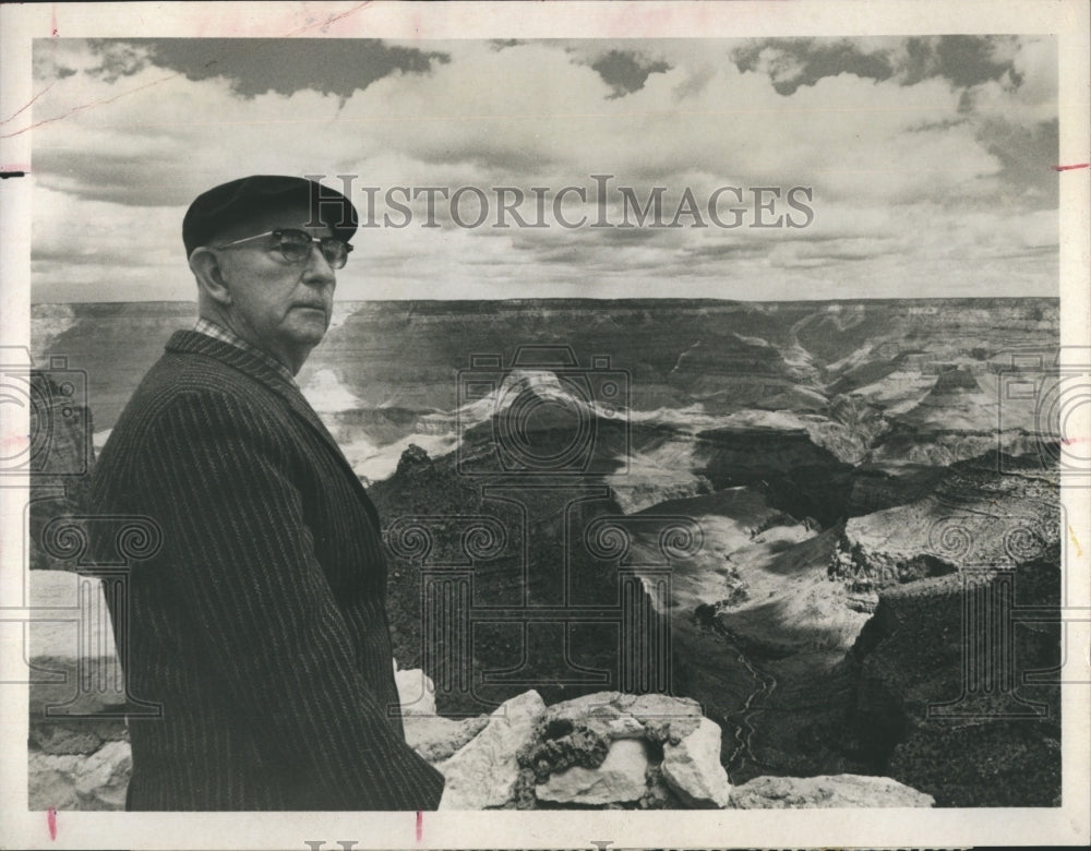 1966 Press Photo Joseph Wood Krutch,  &quot;Grand Canyon, a journey &quot; - Historic Images