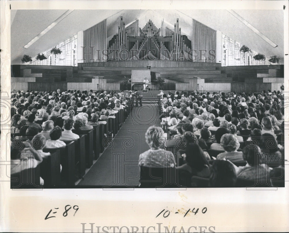 1971 Press Photo Psychiatrist Dr. Elisabeth Kubler-Ross Church Speaker Dying - Historic Images
