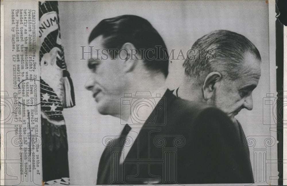 1966 Press Photo President Lyndon B. Johnson Governor Harold Hughes - Historic Images