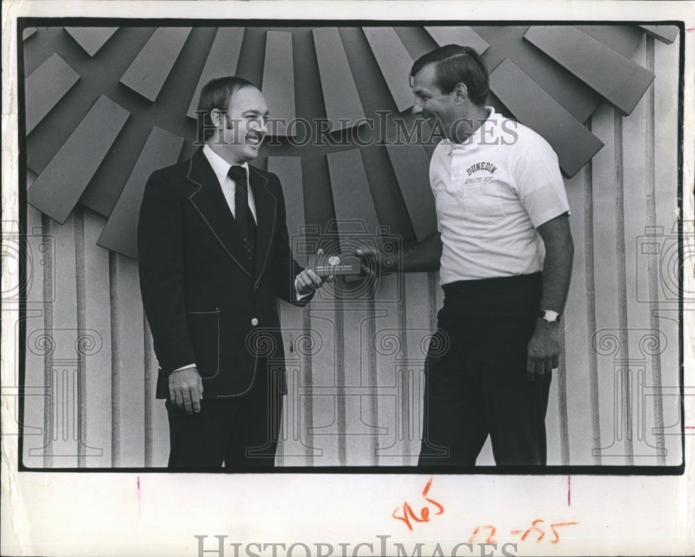 1974 Press Photo Larry hug&#39;s son Robert Brian shows in the picture. - RSH11909 - Historic Images