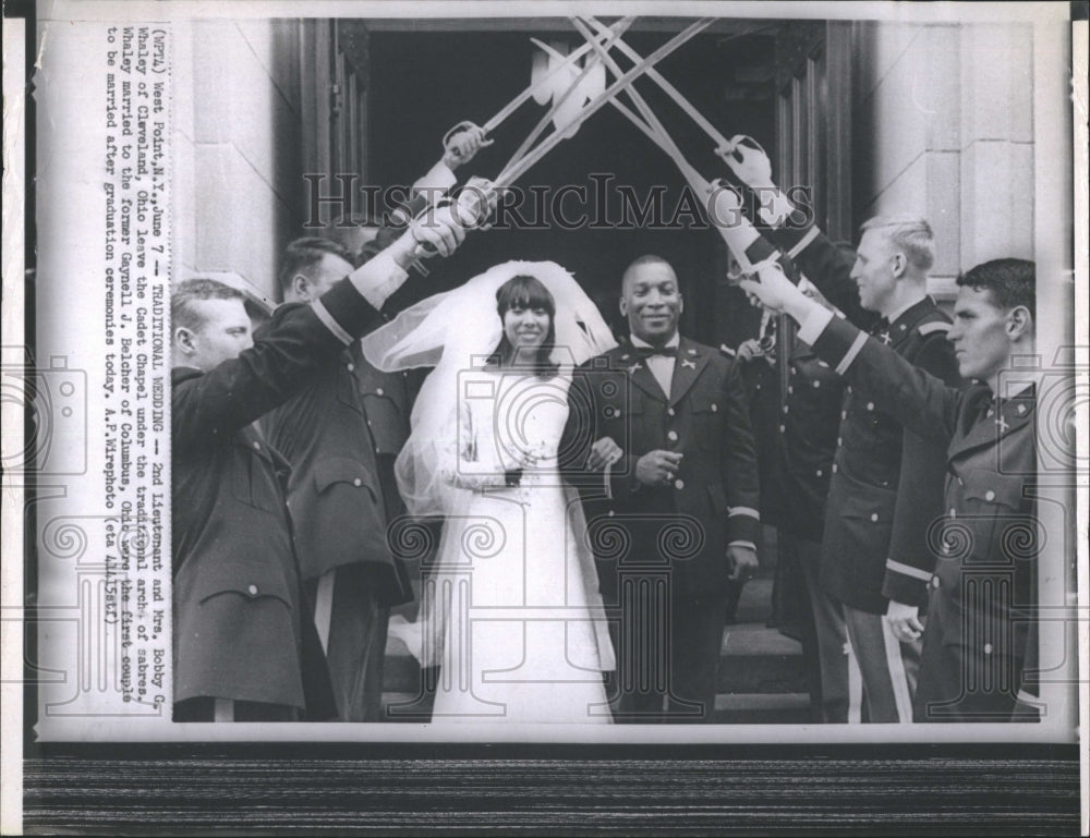 Press Photo 2nd Lieutenant and Mrs. Bobby G. Whaley wed - Historic Images