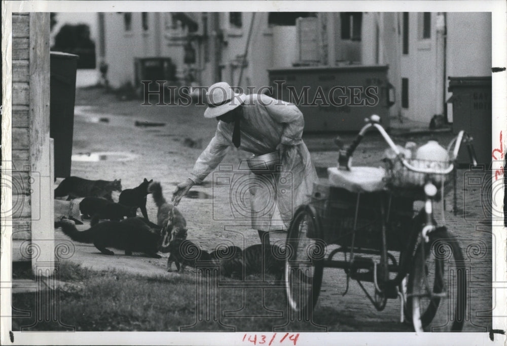 1975 Press Photo Esther Wright The Bird Lady - Historic Images