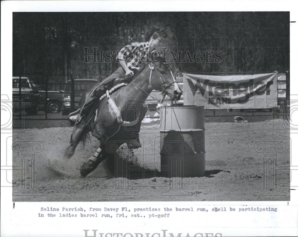 1988 Press Photo Selina Parrish Barrel Run At Odessa Yukon Days Rodeo Contest - Historic Images