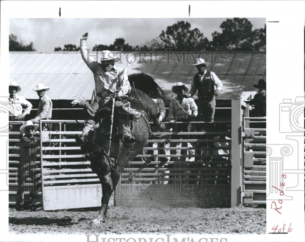 1989 Press Photo Jason Brown Rides Double Jack At Hernando County Rodeo - Historic Images