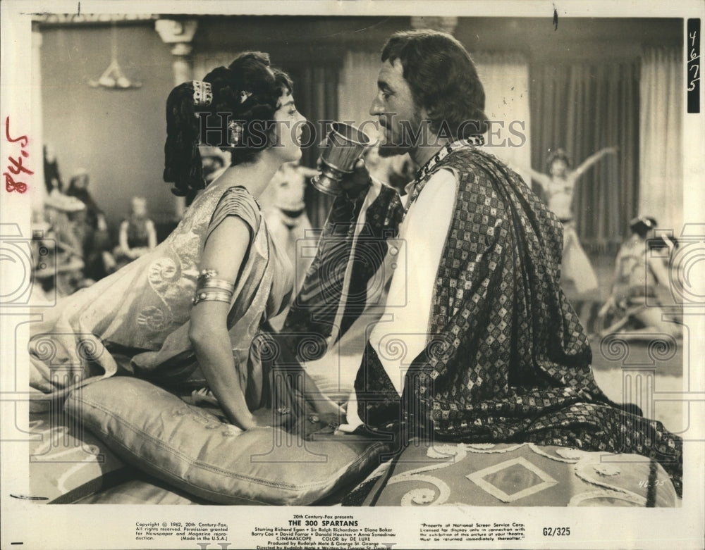 1962 Press Photo Richardson and Synodinou in Film "The 300 Spartans" - Historic Images