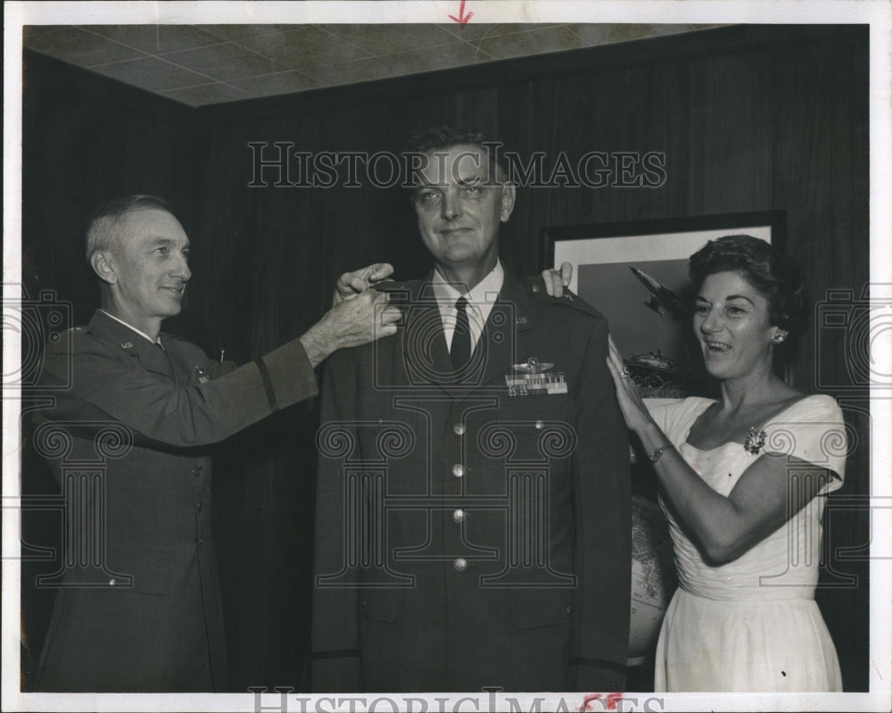 1963 Press Photo New Brig. Gen. Robert W Paulson - Historic Images
