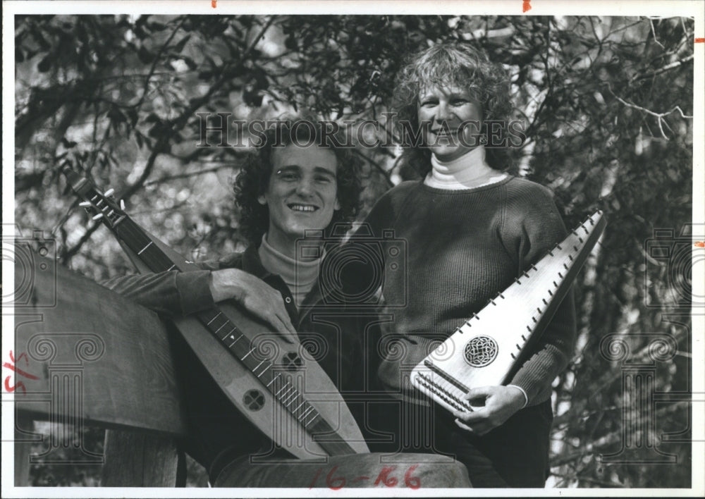 1986 Press Photo David Beede and Kate Bostrum, folk musicians. - Historic Images