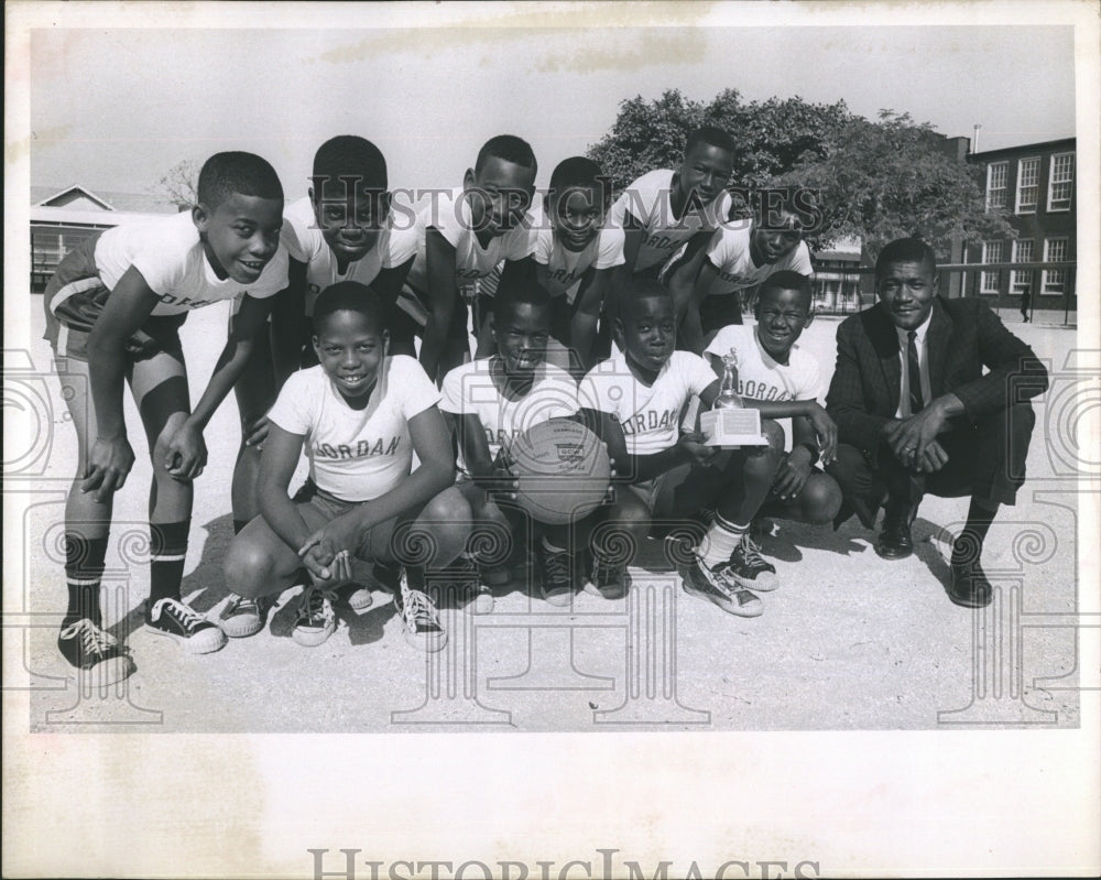 1967 Press Photo The Iron Men Basketball team of Jordan Elem School Champs of - Historic Images