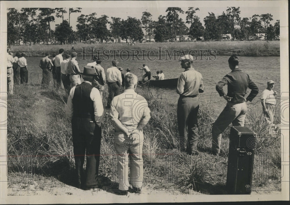 1948 Fireman Drag Lesiman Lake For Infants Drowned By Mother-Historic Images