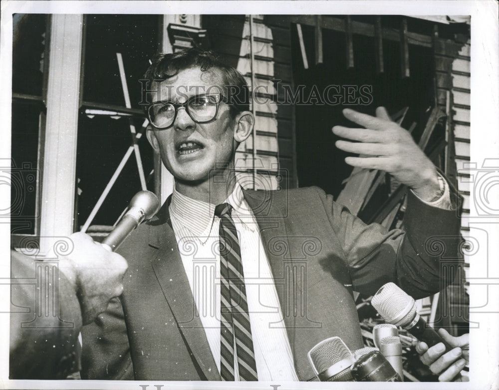 1966 Press Photo Terence Hallinan, Executive Secretary for W. E. B. Debios Clubs - Historic Images